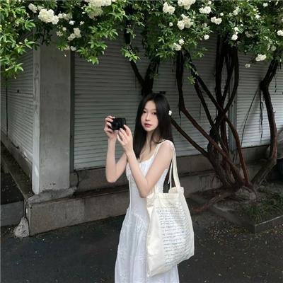 窗外是蓝星